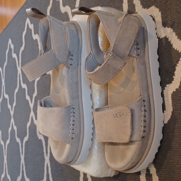 UGG Goldenstar #1117954 Tan Suede Sandals Women's 8 - Picture 5 of 14